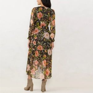 Lauren Conrad wedding guest dress- wrap dress in XS fit 0-2 due to wrap style